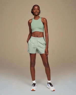 Short On Cloud Essential Mujer Verde | EC_ON8464